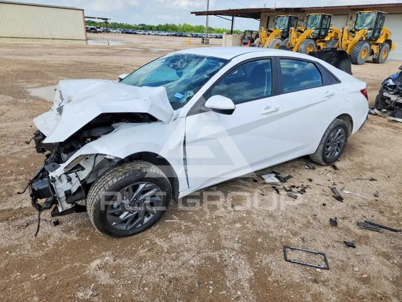 2024 Hyundai Elantra фото