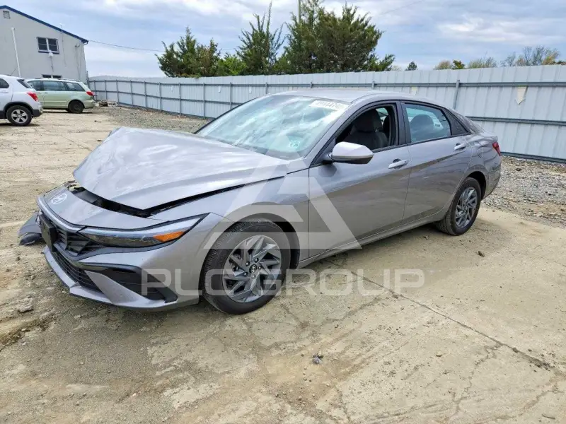 2024 Hyundai Elantra фото