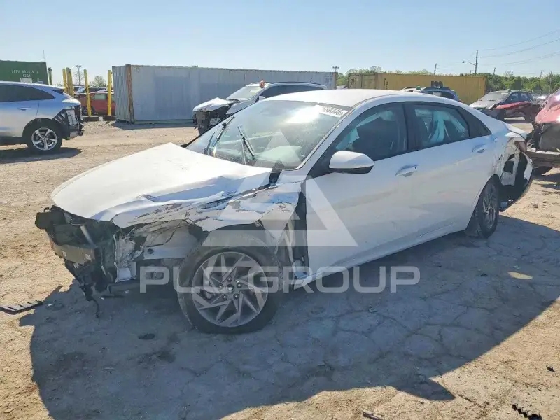 2024 Hyundai Elantra фото