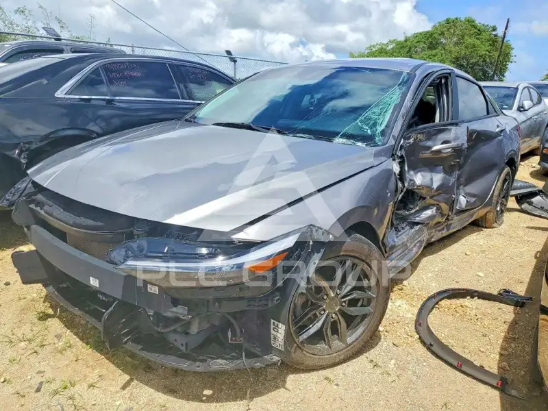 2024 Hyundai Elantra photo