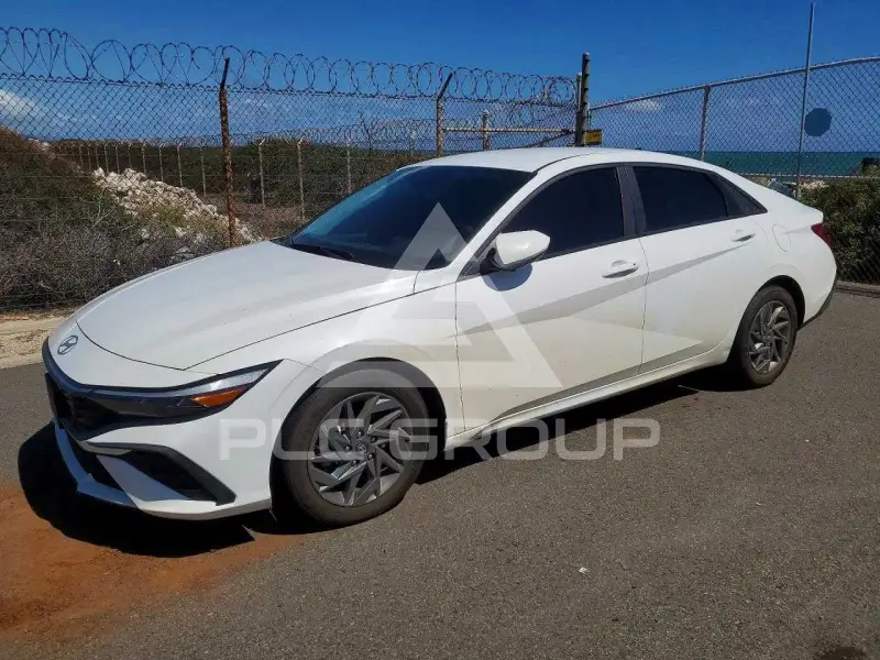 2024 Hyundai Elantra фото