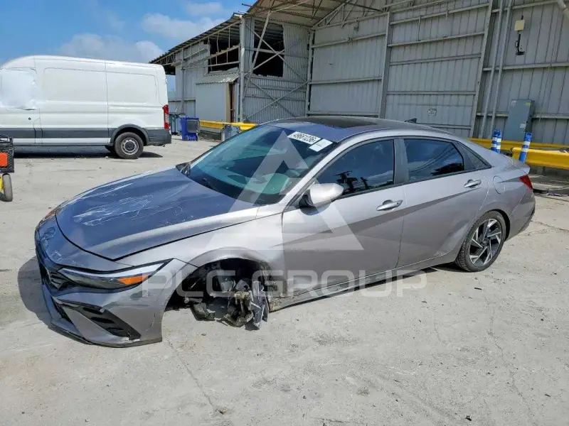 2024 Hyundai Elantra фото