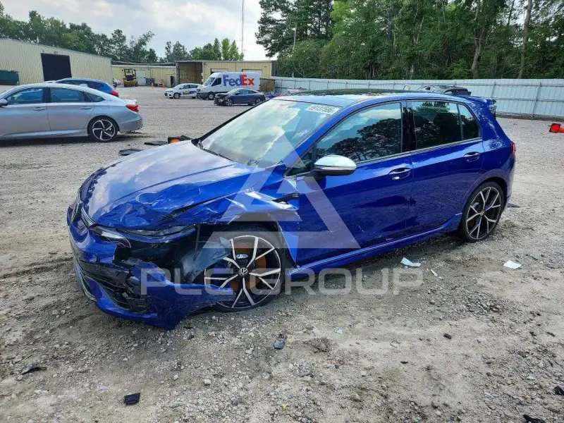 2024 Volkswagen GOLF photo