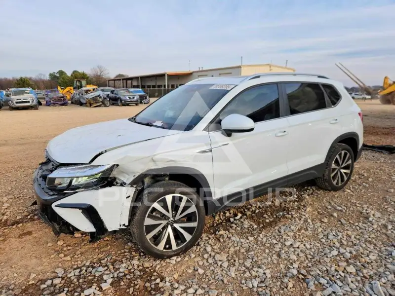 2024 Volkswagen Taos photo