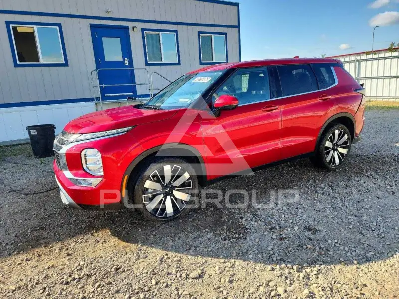 2025 Mitsubishi OUTLANDER photo