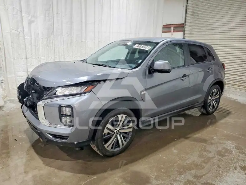 2025 Mitsubishi OUTLANDER photo
