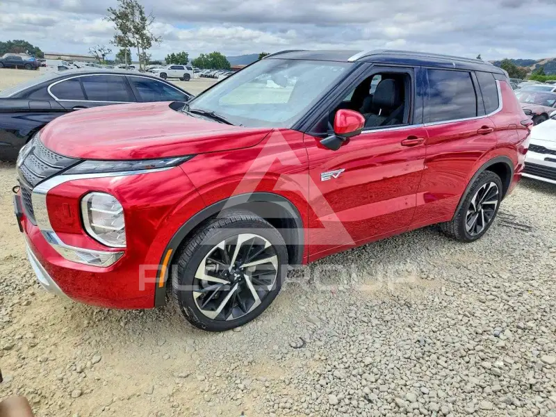 2025 Mitsubishi OUTLANDER photo