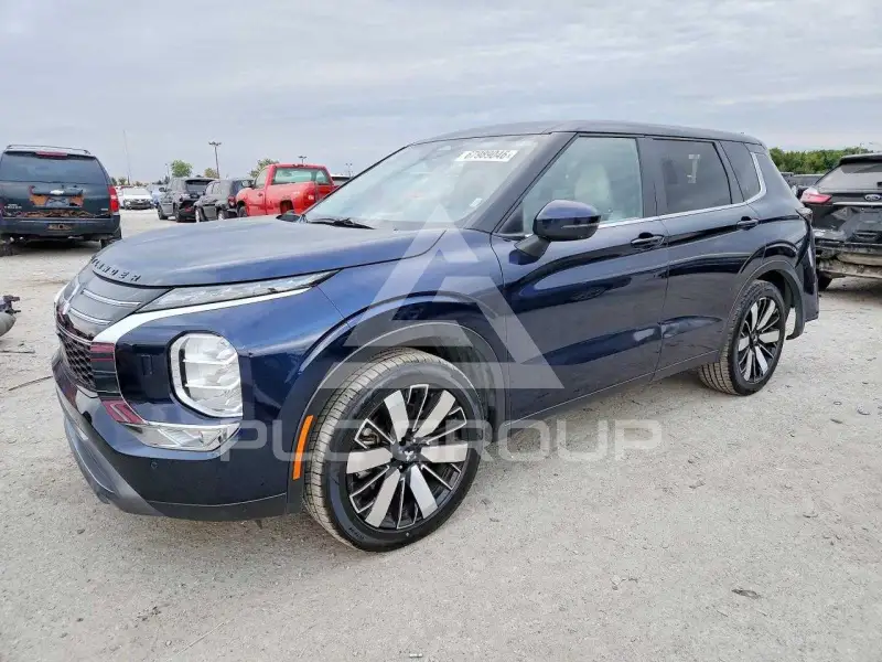 2025 Mitsubishi OUTLANDER photo
