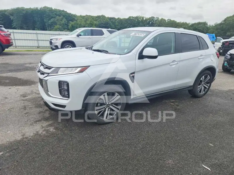 2025 Mitsubishi OUTLANDER photo