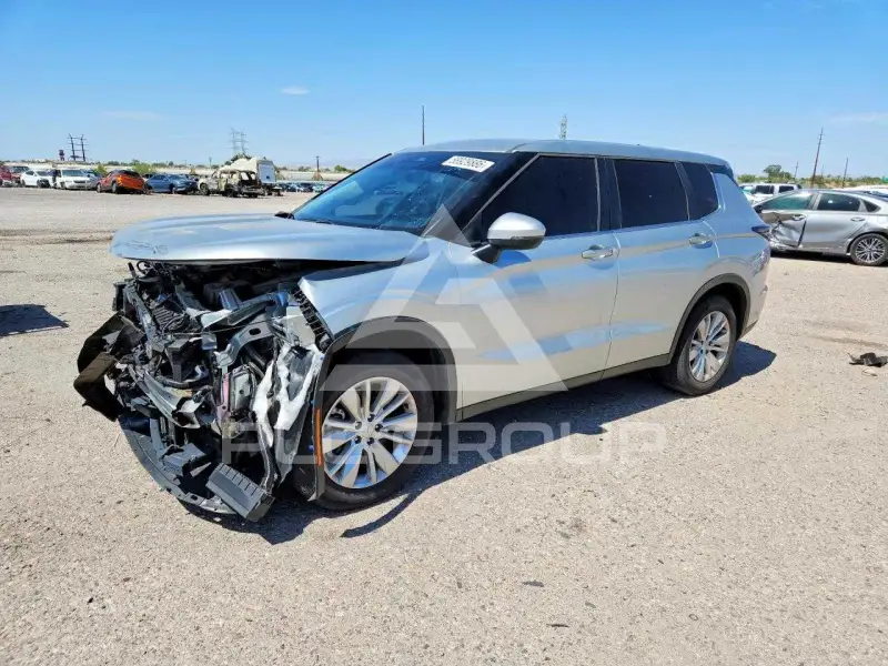 2025 Mitsubishi OUTLANDER photo