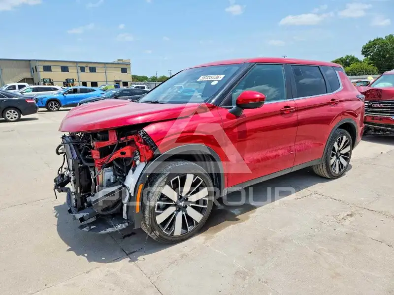 2025 Mitsubishi OUTLANDER photo