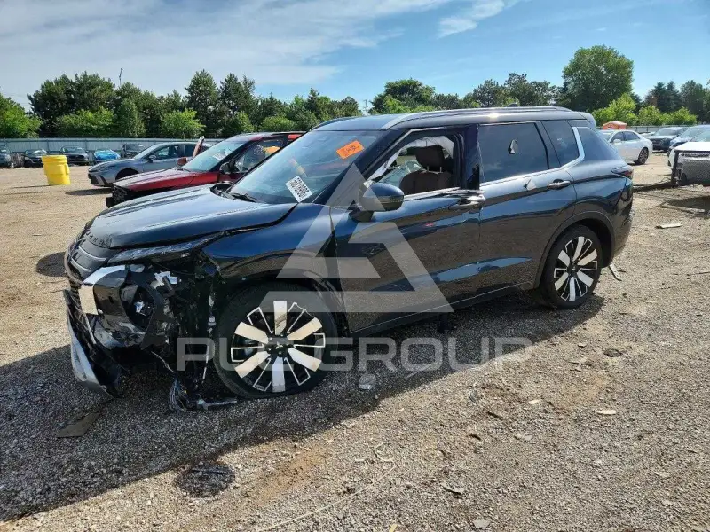2025 Mitsubishi OUTLANDER photo