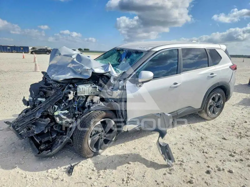 2025 Nissan ROGUE photo