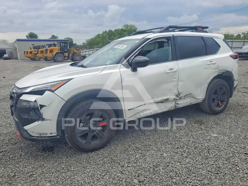 2025 Nissan ROGUE photo