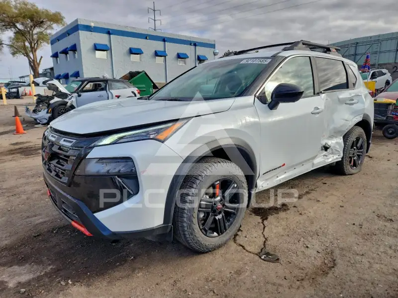 2025 Nissan ROGUE photo