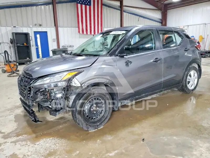 2025 Nissan KICKS photo
