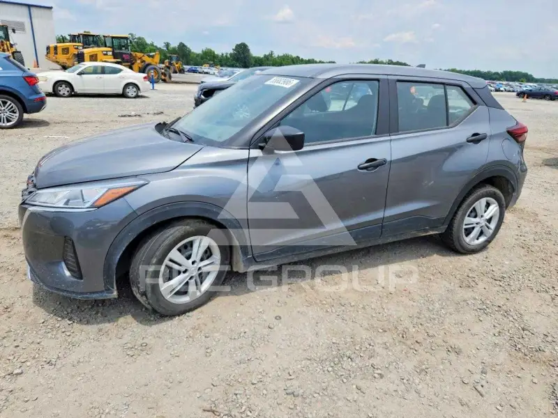 2025 Nissan KICKS photo