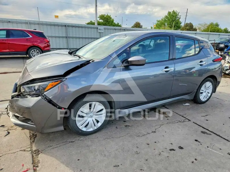 2025 Nissan LEAF photo