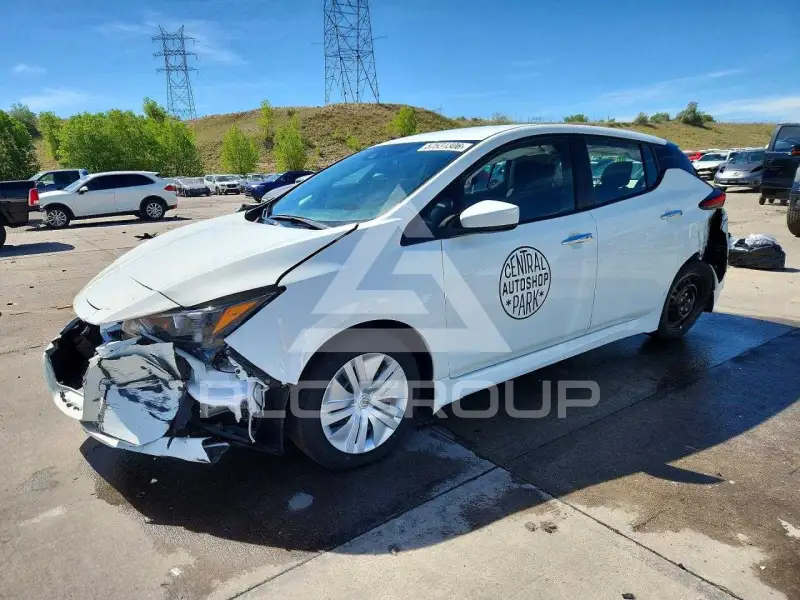 2025 Nissan LEAF фото