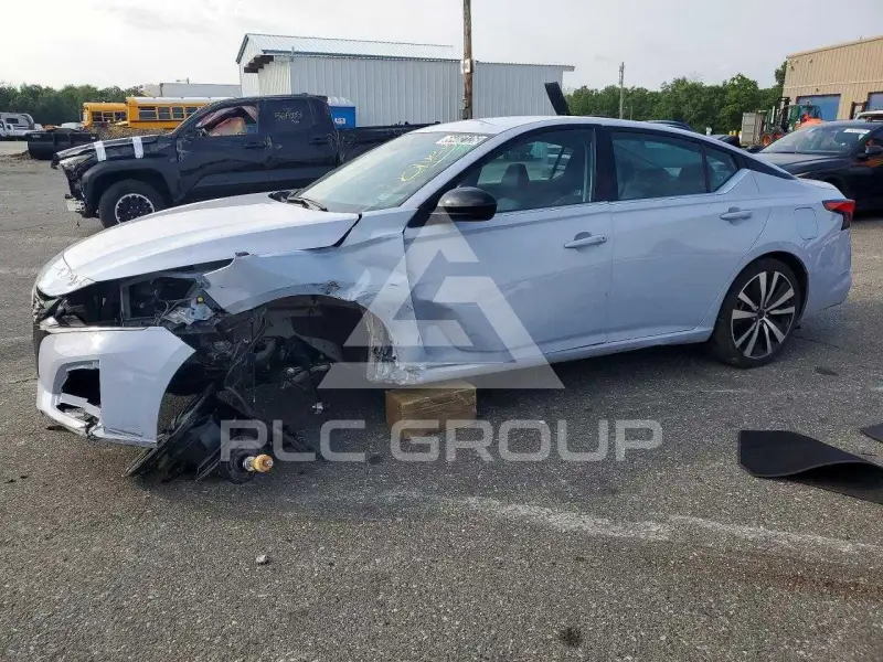 2025 Nissan ALTIMA photo