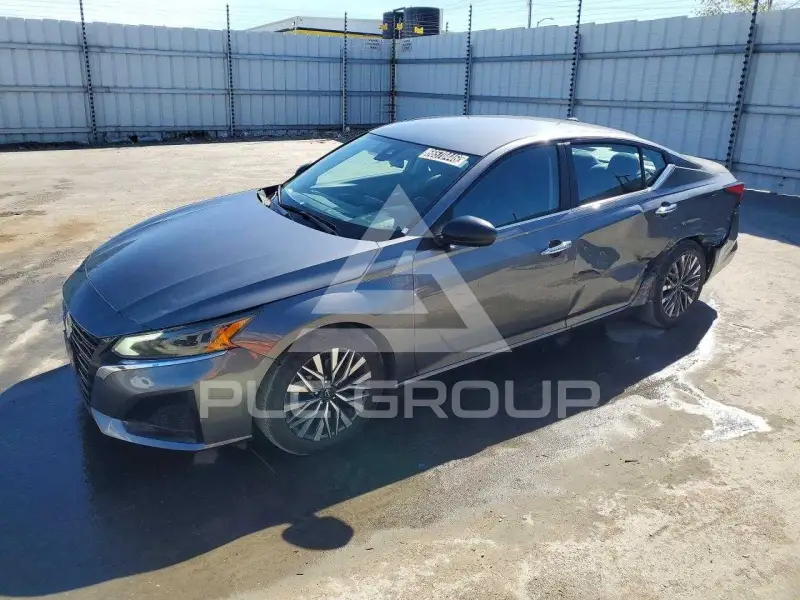 2025 Nissan ALTIMA photo