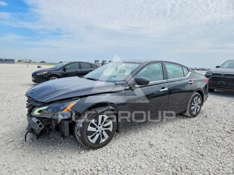 2025 Nissan ALTIMA photo