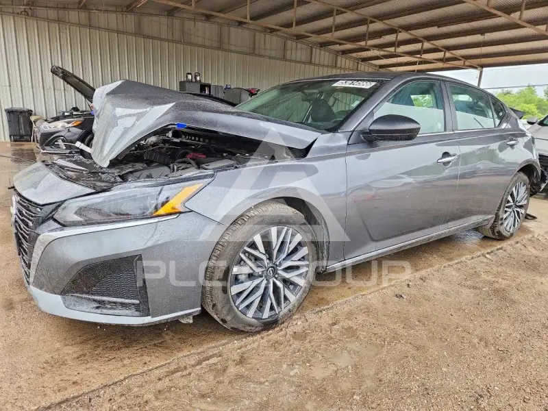 2025 Nissan ALTIMA photo