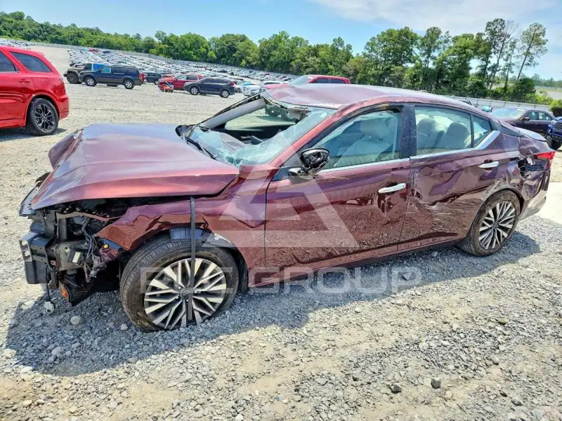 2025 Nissan ALTIMA photo