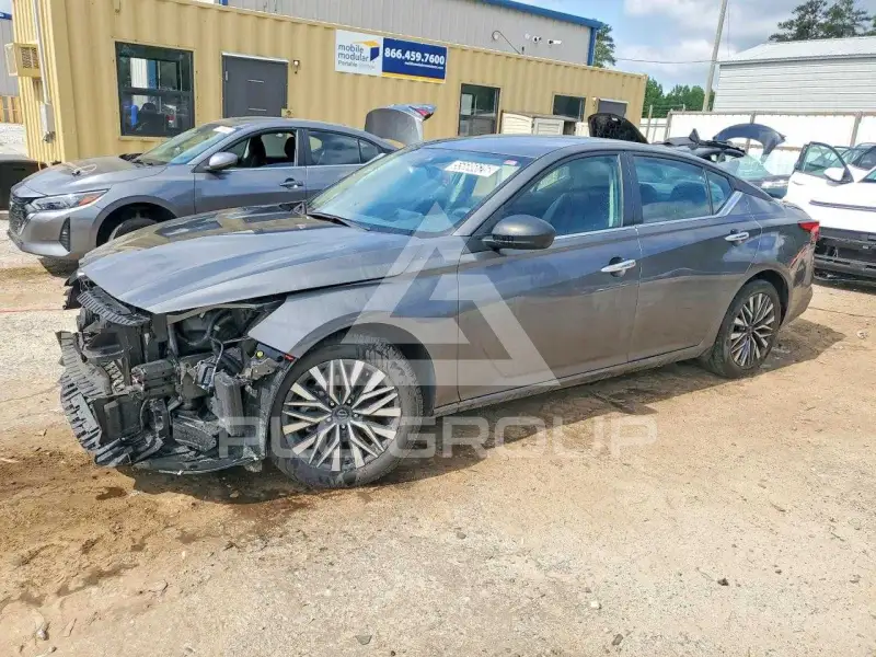 2025 Nissan ALTIMA photo