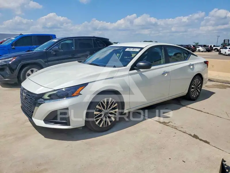 2025 Nissan ALTIMA photo
