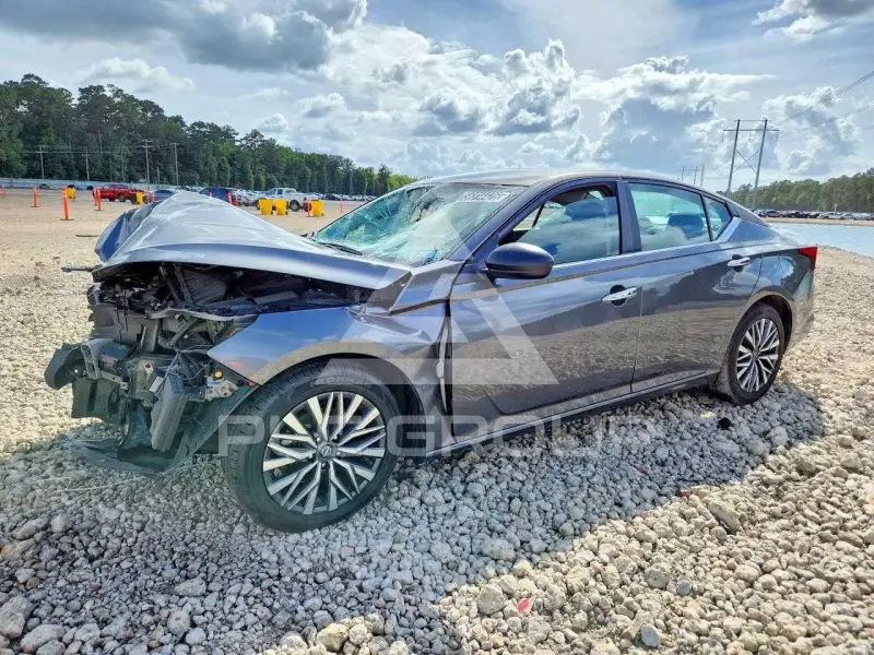 2025 Nissan ALTIMA photo