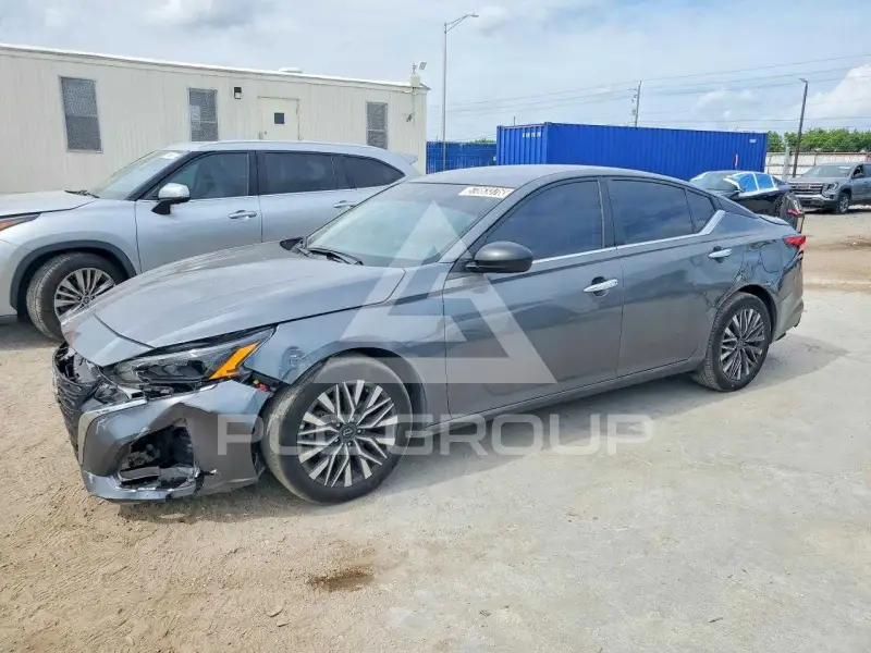 2025 Nissan ALTIMA photo