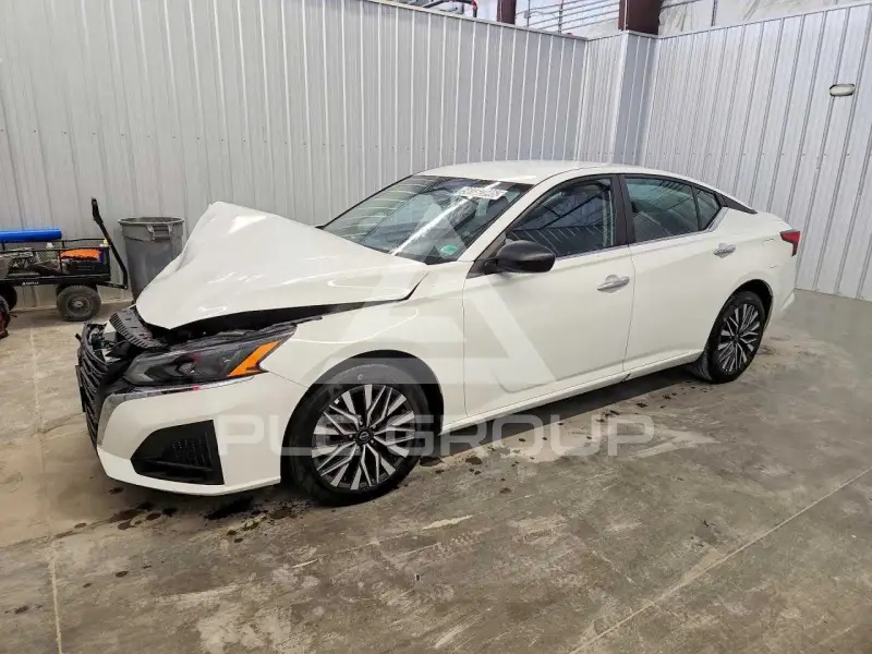 2025 Nissan ALTIMA photo