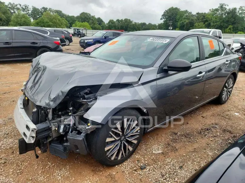 2025 Nissan ALTIMA photo