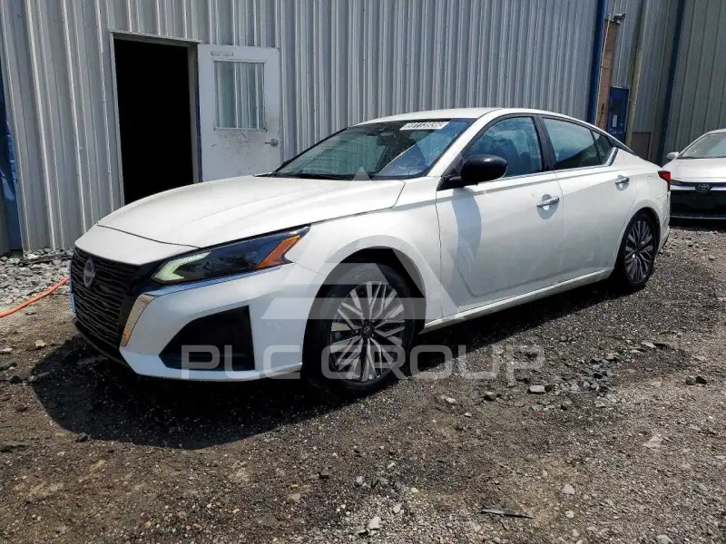 2025 Nissan ALTIMA photo