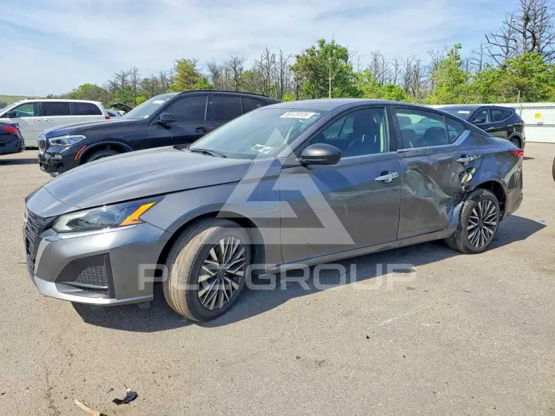 2025 Nissan ALTIMA photo