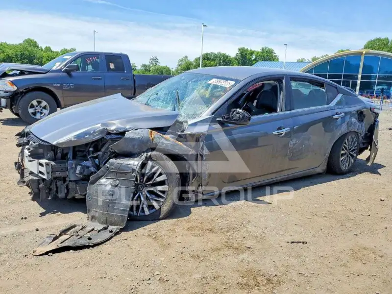 2025 Nissan ALTIMA photo