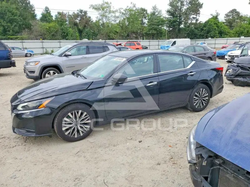 2025 Nissan ALTIMA photo