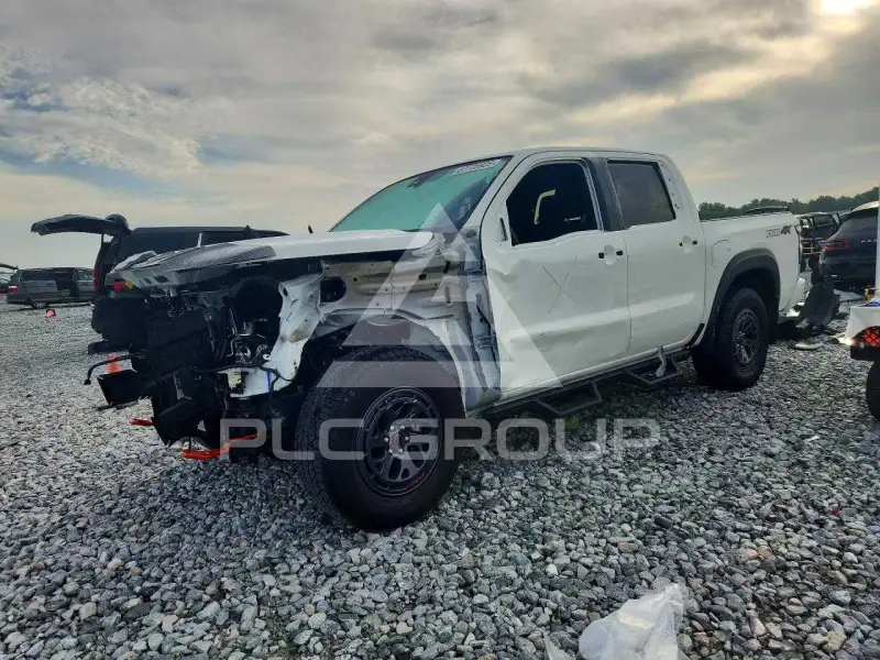 2025 Nissan FRONTIER photo