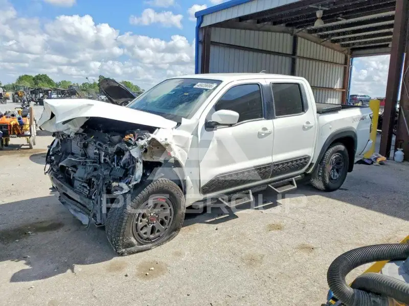 2025 Nissan FRONTIER photo
