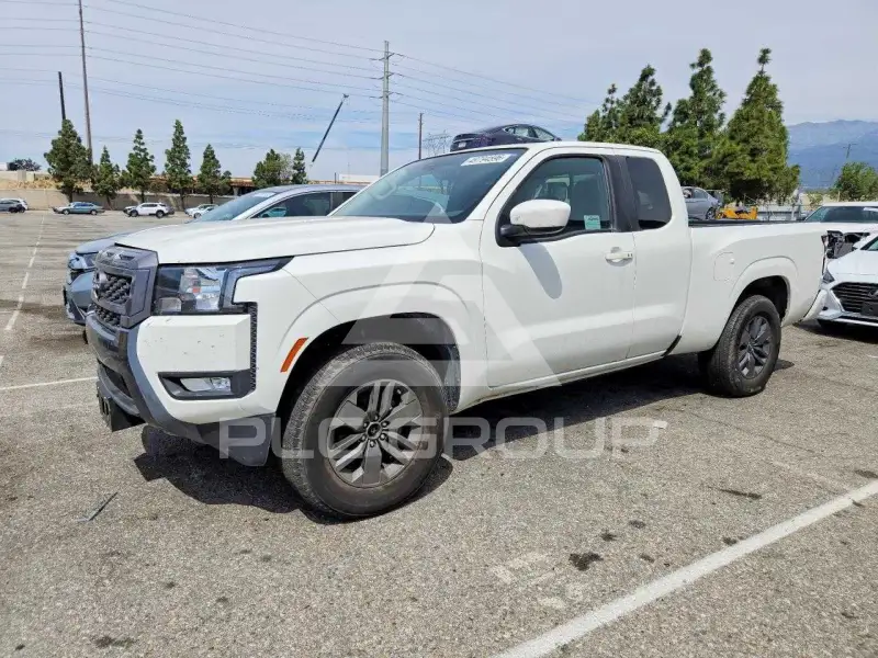 2025 Nissan FRONTIER photo