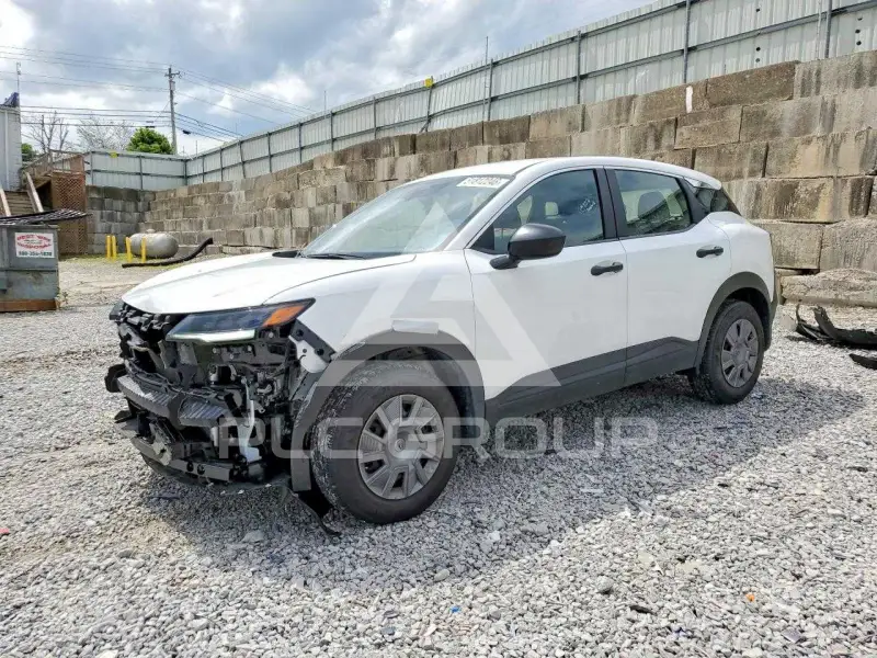2025 Nissan KICKS photo