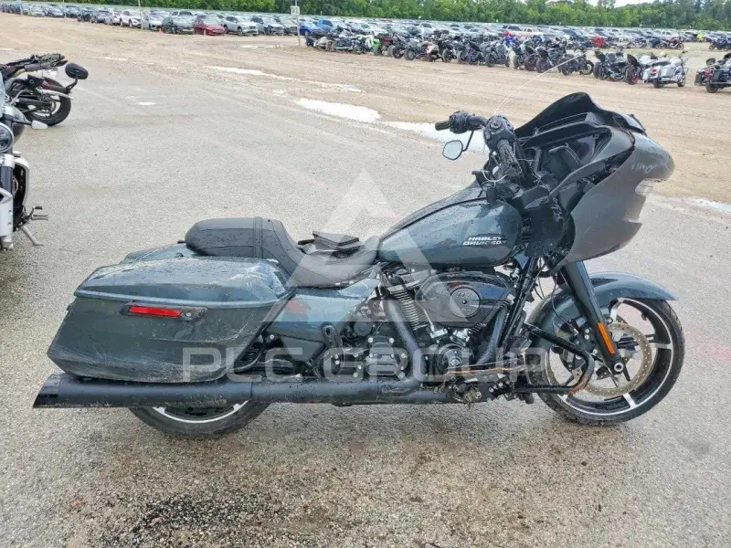 2025 Harley-Davidson FL photo