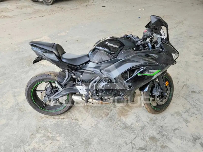 2025 Kawasaki EX650 фото
