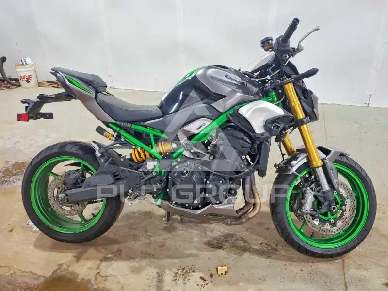 2025 Kawasaki ZR1000 фото