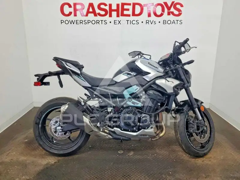 2025 Kawasaki ZR1000 фото