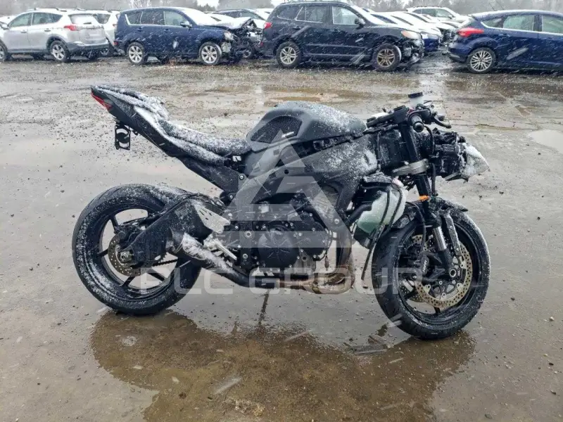 2025 Kawasaki ZX636 photo