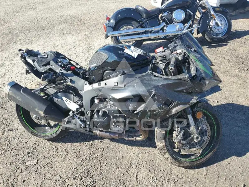 2025 Kawasaki ZX636 photo