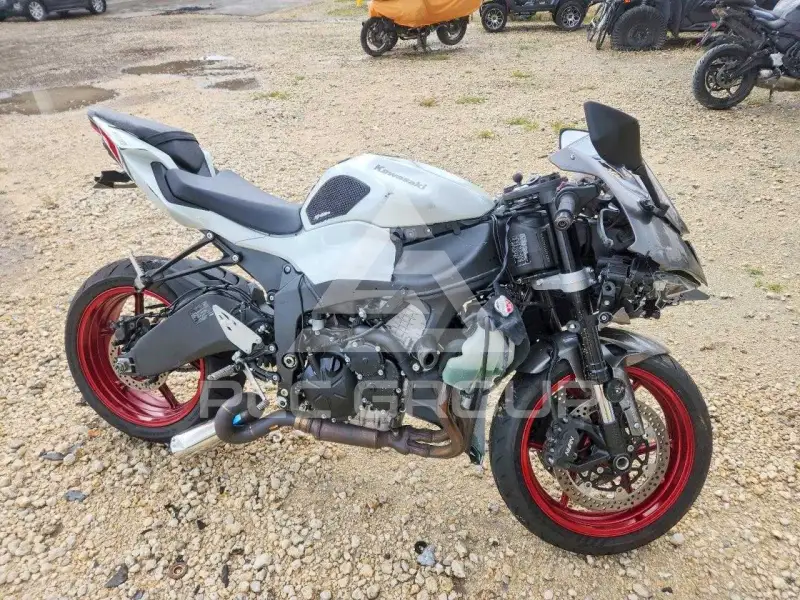 2025 Kawasaki Ninja600 фото