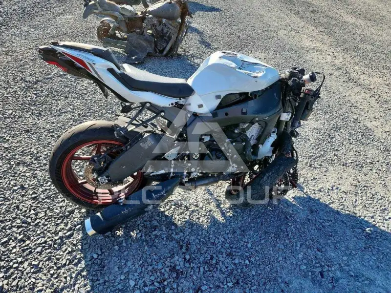 2025 Kawasaki ZX636 фото